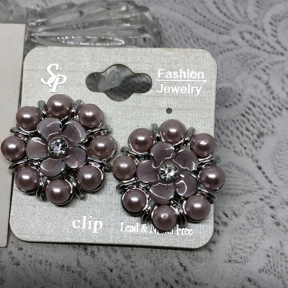 Bundle lot 2 retro style bejeweled flower shaped clip on earrings statement - Picture 3 of 5